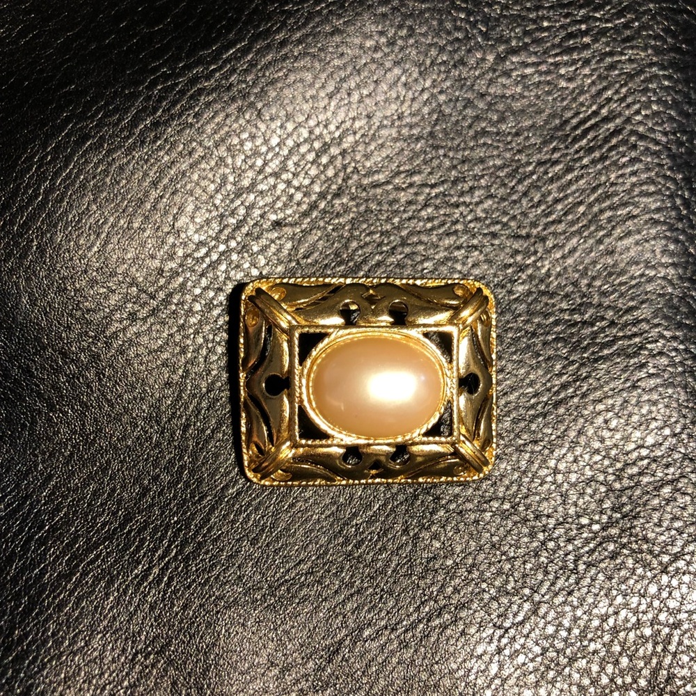 Vintage Richelieu Brooch